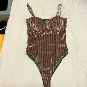 Lulu’s rose gold velvet bodysuit